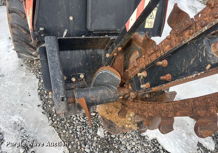 image for item YA2066 2017 Ditch Witch 410SX trencher