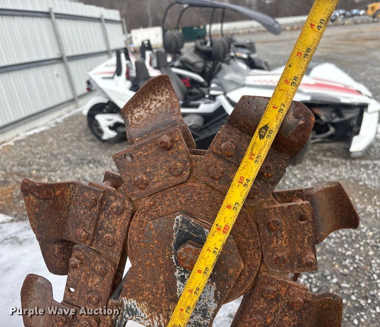 image for item YA2066 2017 Ditch Witch 410SX trencher