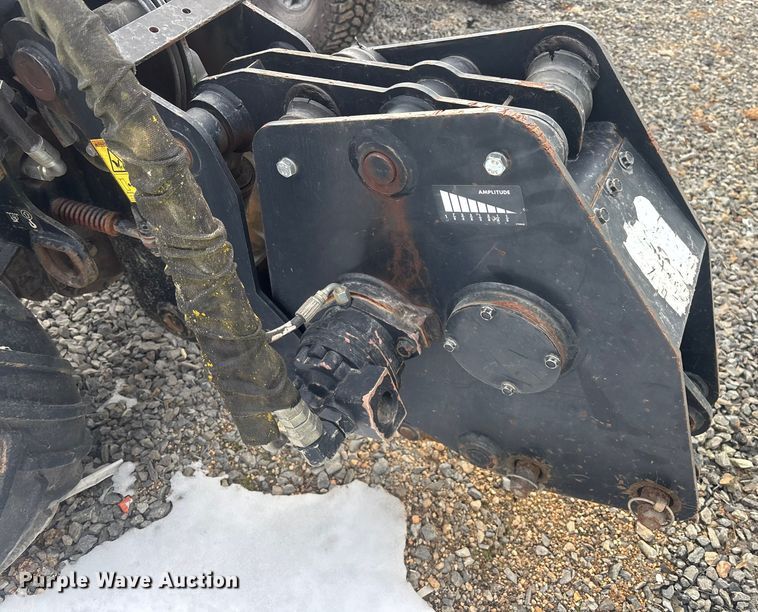 image for item YA2066 2017 Ditch Witch 410SX trencher