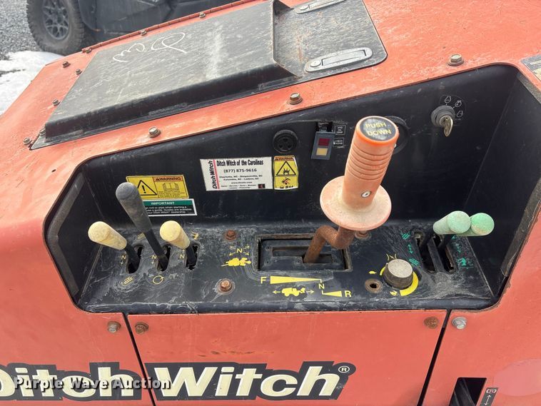 image for item YA2066 2017 Ditch Witch 410SX trencher