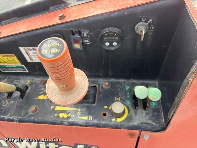 image for item YA2066 2017 Ditch Witch 410SX trencher