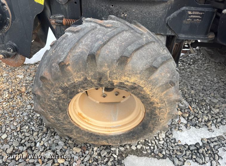 image for item YA2066 2017 Ditch Witch 410SX trencher