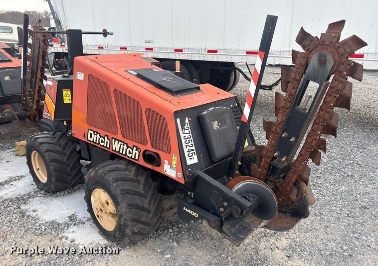 image for item YA2067 2016 Ditch Witch 410SX trencher