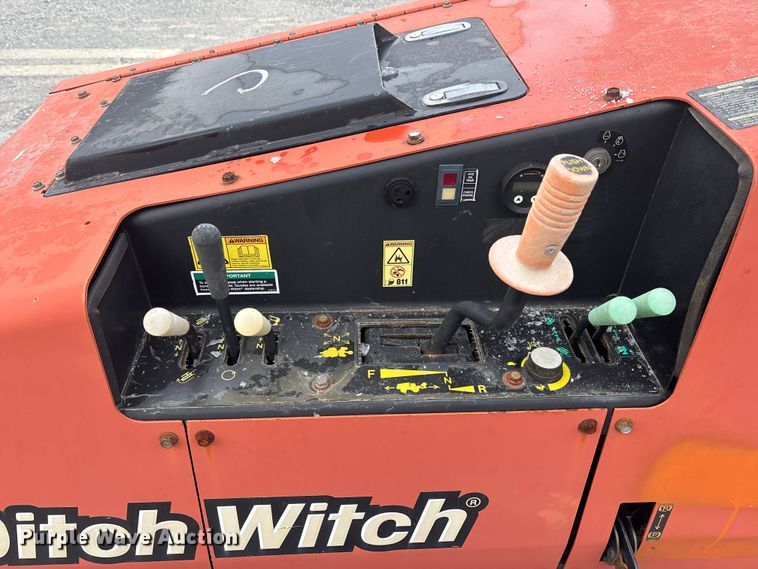 image for item YA2067 2016 Ditch Witch 410SX trencher