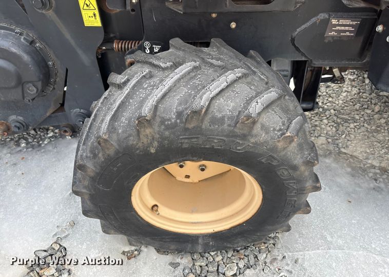 image for item YA2067 2016 Ditch Witch 410SX trencher