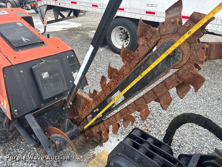 image for item YA2068 2016 Ditch Witch 410SX trencher