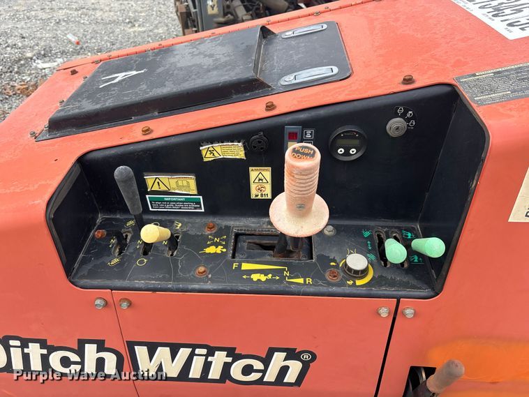 image for item YA2068 2016 Ditch Witch 410SX trencher