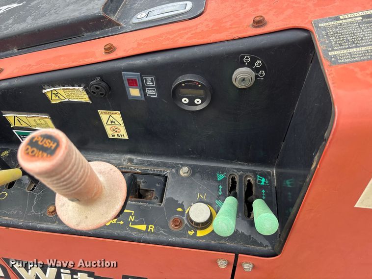 image for item YA2068 2016 Ditch Witch 410SX trencher