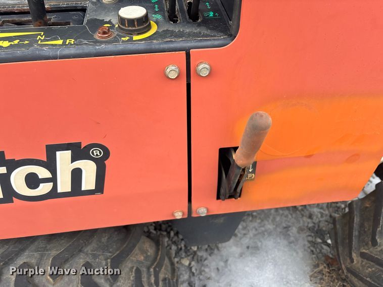 image for item YA2068 2016 Ditch Witch 410SX trencher