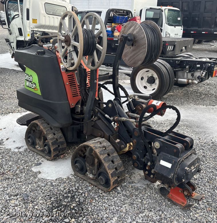 image for item YA2069 2013 Ditch Witch R300 cable plow