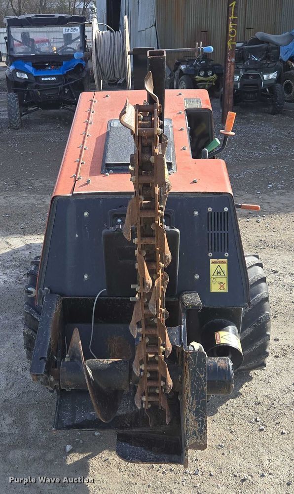 image for item YA2070 2018 Ditch Witch 410SX trencher