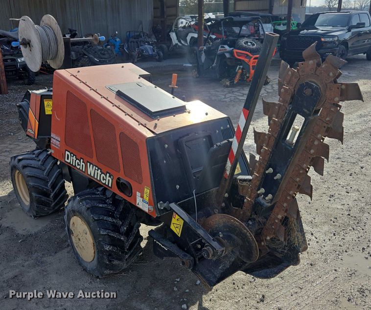image for item YA2070 2018 Ditch Witch 410SX trencher