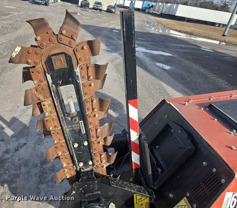 image for item YA2070 2018 Ditch Witch 410SX trencher