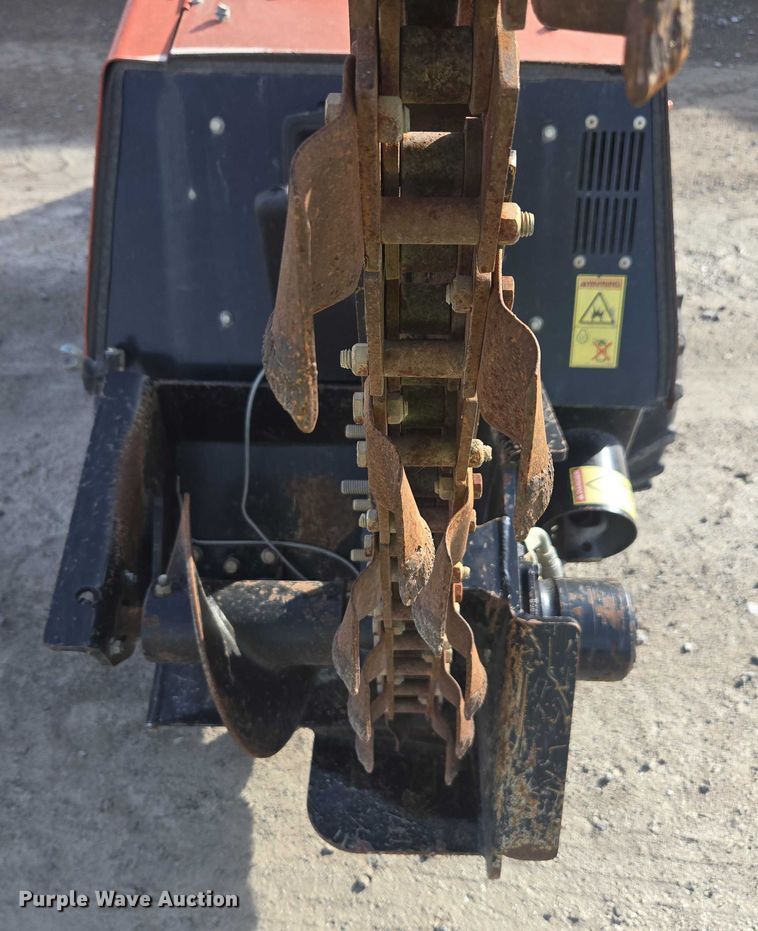 image for item YA2070 2018 Ditch Witch 410SX trencher