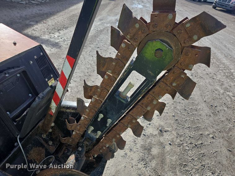 image for item YA2070 2018 Ditch Witch 410SX trencher