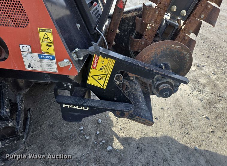 image for item YA2070 2018 Ditch Witch 410SX trencher