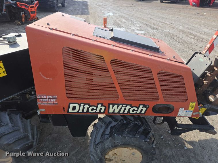 image for item YA2070 2018 Ditch Witch 410SX trencher