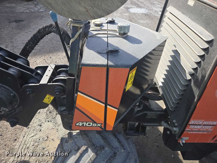 image for item YA2070 2018 Ditch Witch 410SX trencher