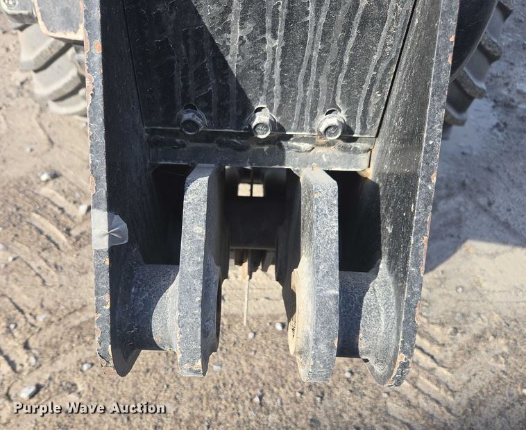 image for item YA2070 2018 Ditch Witch 410SX trencher