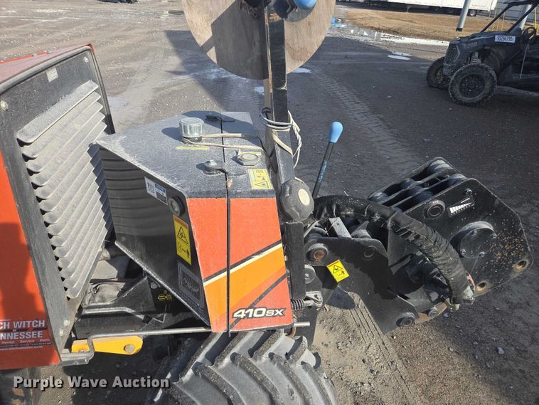 image for item YA2070 2018 Ditch Witch 410SX trencher