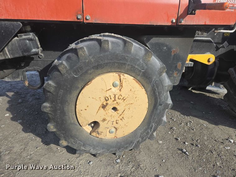 image for item YA2070 2018 Ditch Witch 410SX trencher