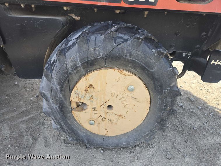 image for item YA2070 2018 Ditch Witch 410SX trencher