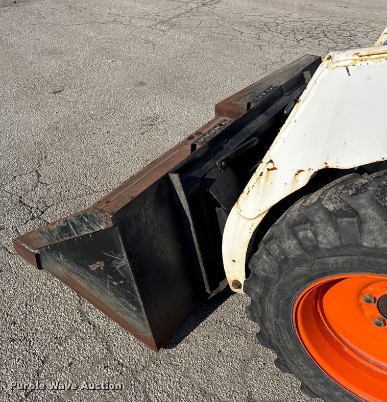 image for item YA2071 1991 Bobcat 642B skid steer loader