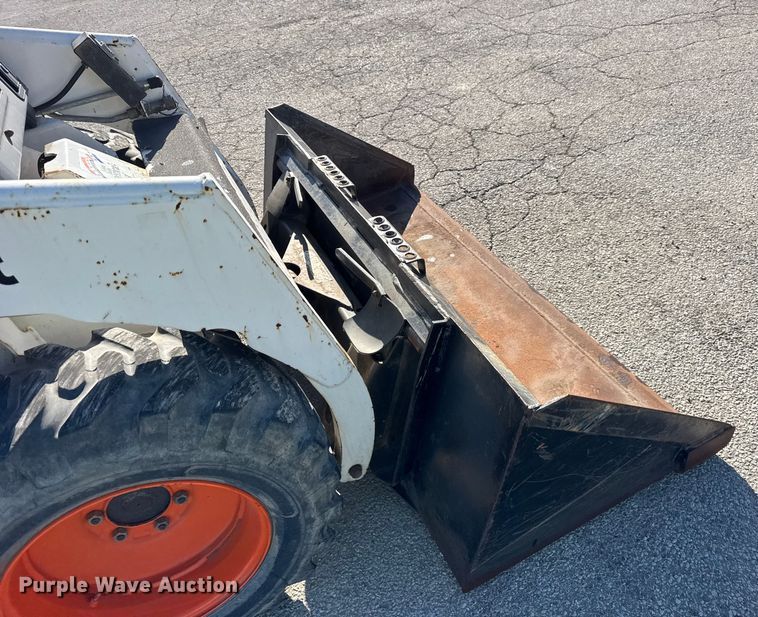 image for item YA2071 1991 Bobcat 642B skid steer loader