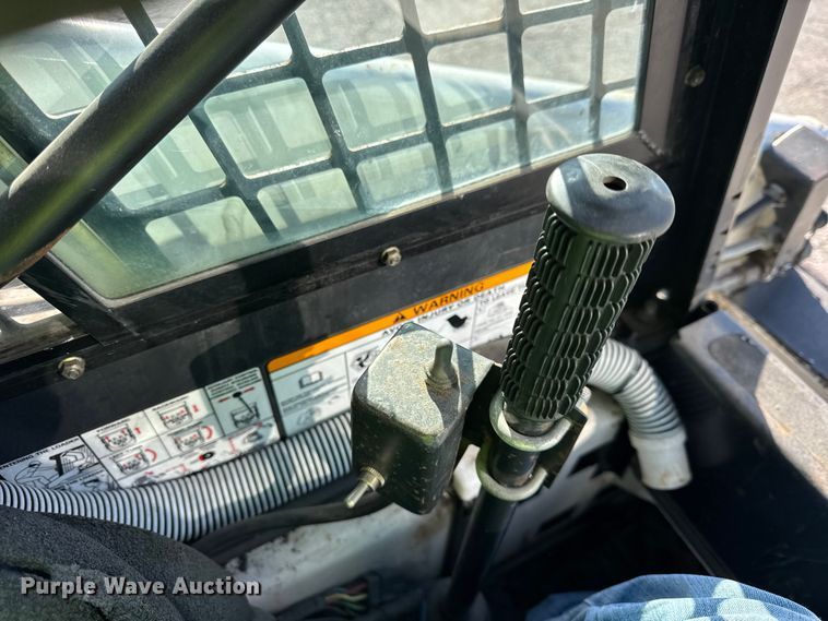 image for item YA2071 1991 Bobcat 642B skid steer loader