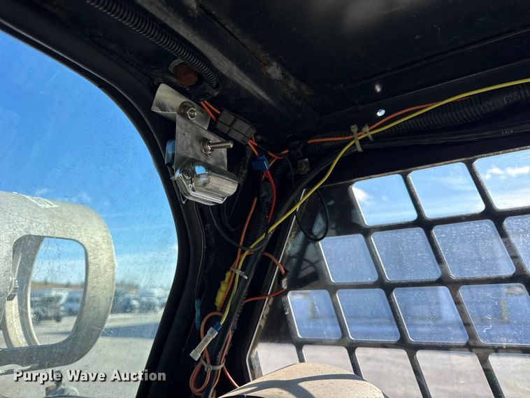 image for item YA2071 1991 Bobcat 642B skid steer loader