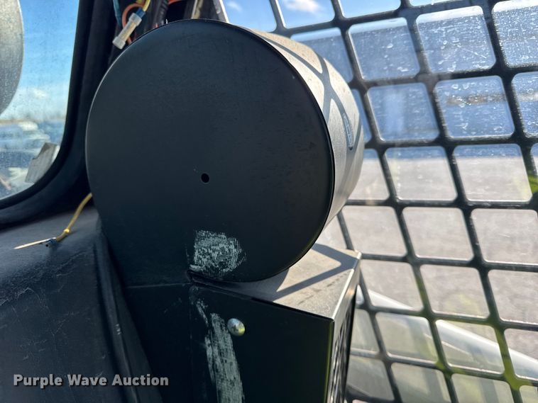 image for item YA2071 1991 Bobcat 642B skid steer loader