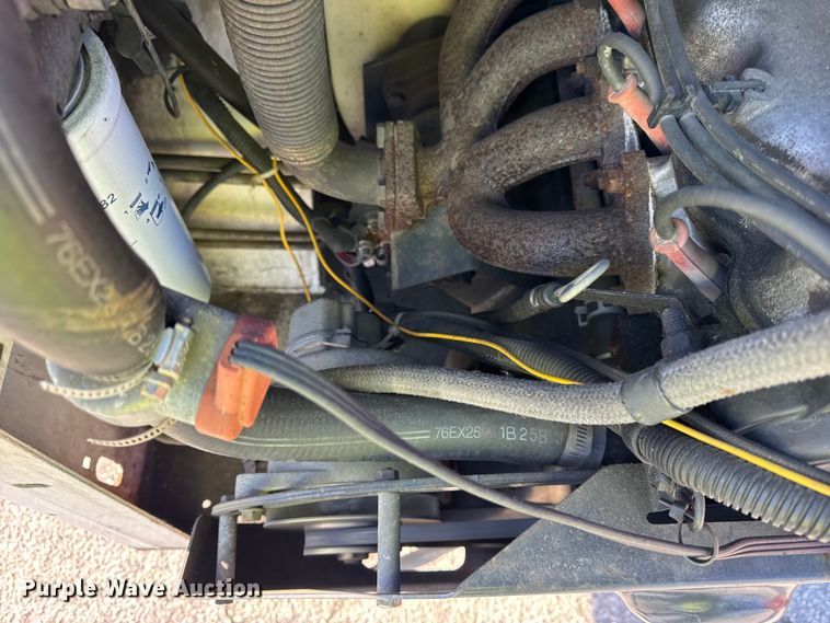 image for item YA2071 1991 Bobcat 642B skid steer loader