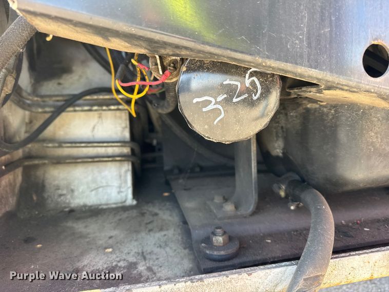 image for item YA2071 1991 Bobcat 642B skid steer loader