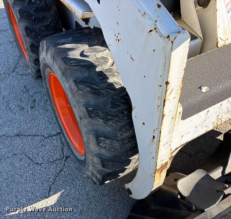 image for item YA2071 1991 Bobcat 642B skid steer loader