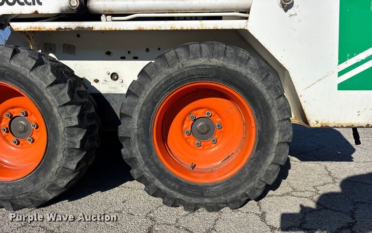 image for item YA2071 1991 Bobcat 642B skid steer loader