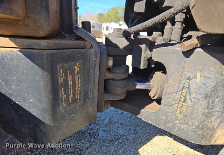 image for item YA2074 2015 Ditch Witch R300 cable plow