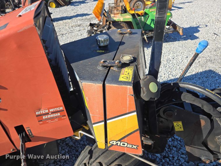 image for item YA2075 2016 Ditch Witch 410SX trencher