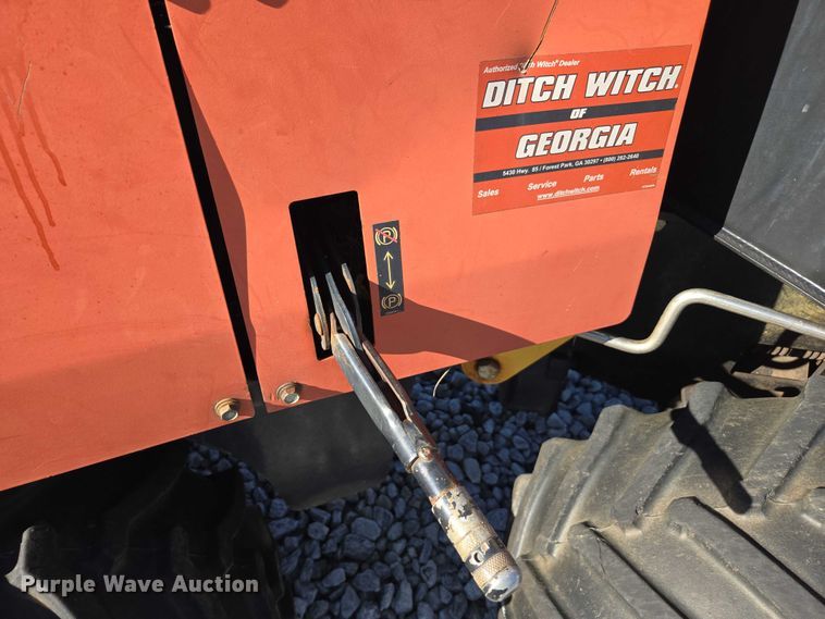 image for item YA2075 2016 Ditch Witch 410SX trencher