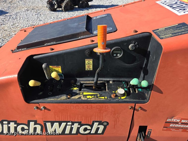 image for item YA2075 2016 Ditch Witch 410SX trencher