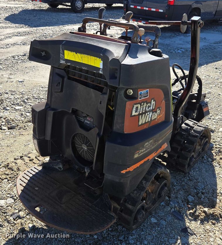 image for item YA2076 2013 Ditch Witch R300 cable plow