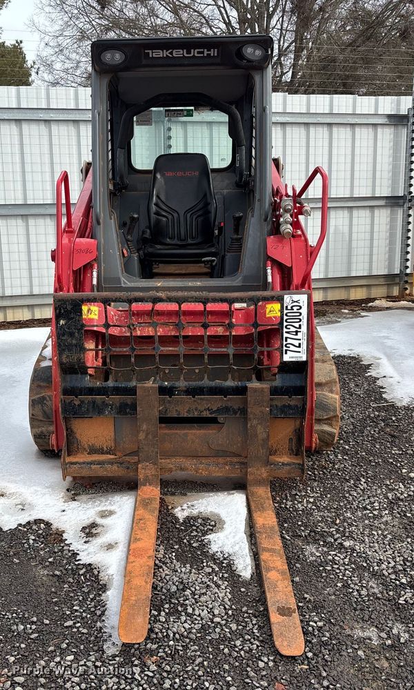 MINI CARGADOR SOBRE ORUGAS 2025 TAKEUCHI TL8R2