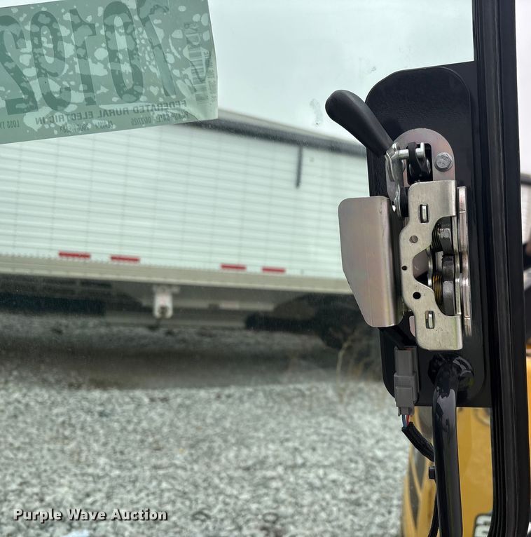 image for item YA2107 2023 Bobcat T86 R-Series tracked skid steer loader