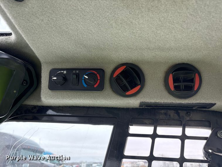 image for item YA2107 2023 Bobcat T86 R-Series tracked skid steer loader