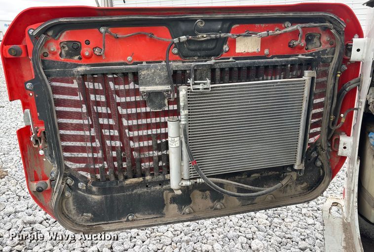 image for item YA2107 2023 Bobcat T86 R-Series tracked skid steer loader