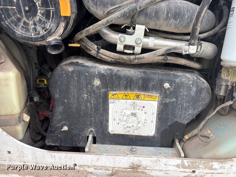 image for item YA2107 2023 Bobcat T86 R-Series tracked skid steer loader