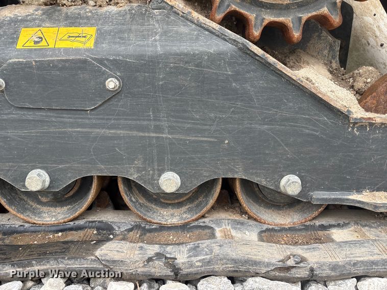 image for item YA2107 2023 Bobcat T86 R-Series tracked skid steer loader