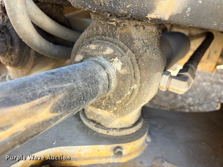 image for item YA2164 2019 John Deere 310L backhoe