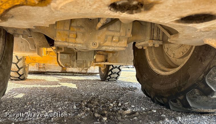 image for item YA2164 2019 John Deere 310L backhoe