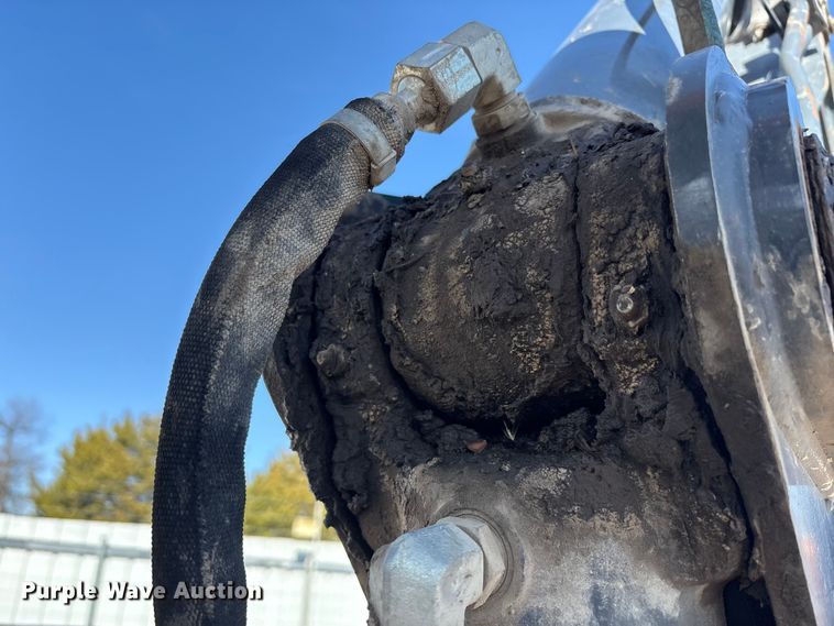 image for item YA2164 2019 John Deere 310L backhoe