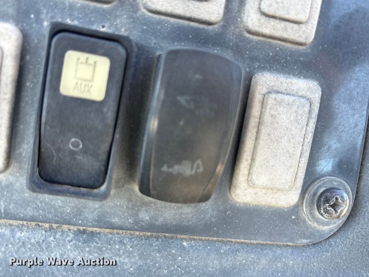 image for item YA2164 2019 John Deere 310L backhoe